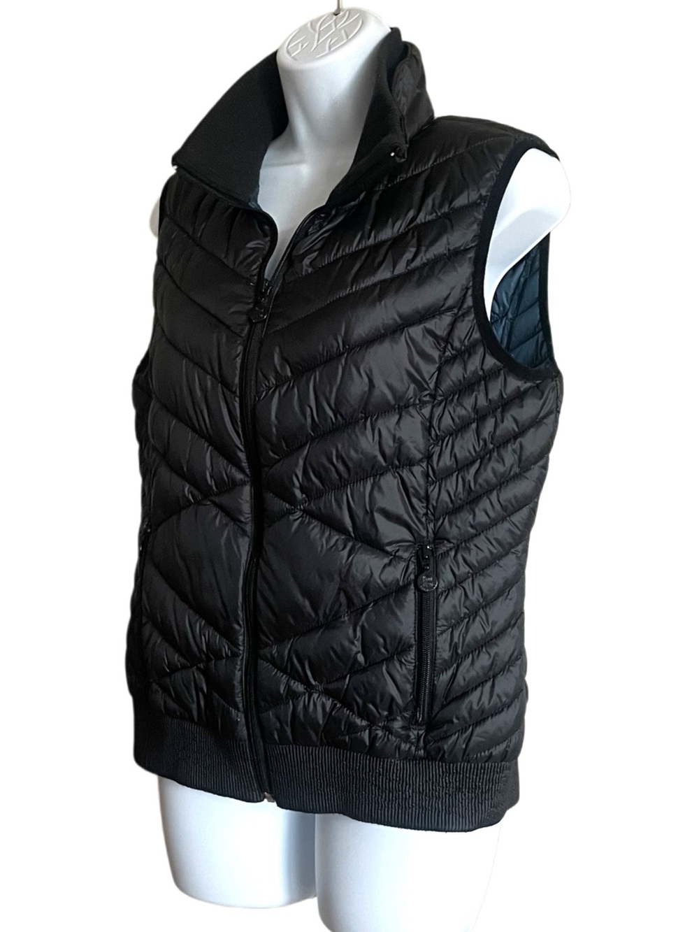 Bernardo Black Quilted Sleeveless Puffer Vest - Picture 2 of 6
